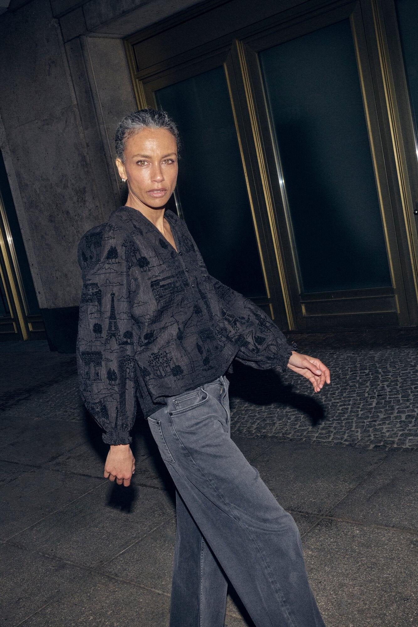 Tazzin Tale Light bluse - sort